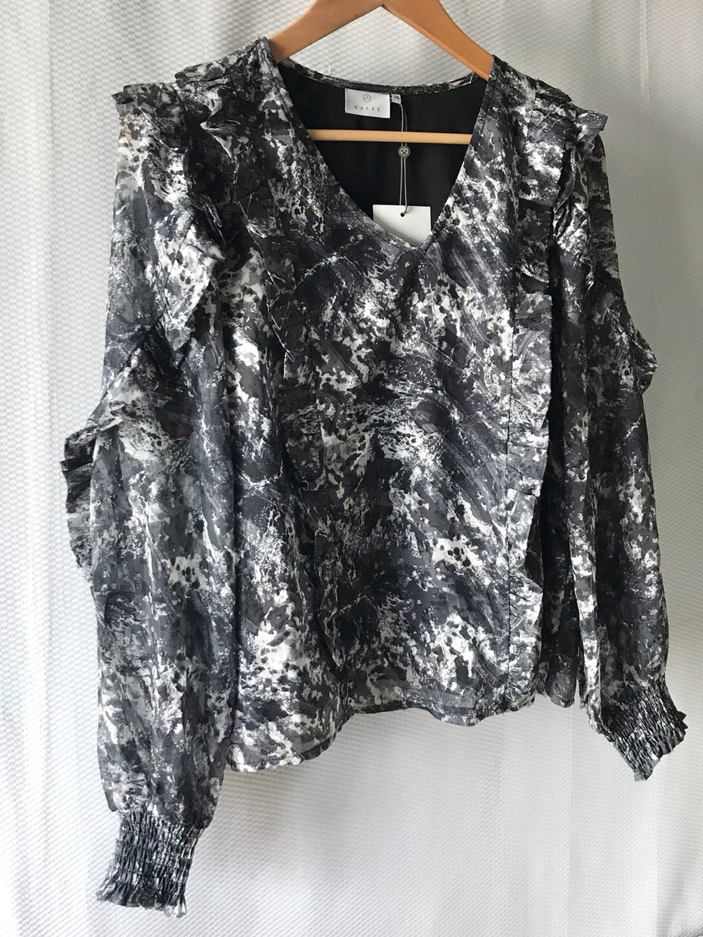 NWT KAFFE Ruffle Cascade V-Neck Semi Sheer Blouse 8 Black Grey White Abstract - Picture 8 of 12